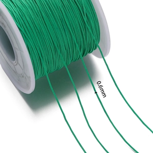 0,6 mm grüne Nylonschnur auf Spule für DIY-Schmuckweben und Bastelarbeiten
