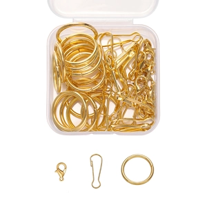 Kit DIY porte-clés doré avec fermoirs mousquetons et anneaux dans une boîte transparente