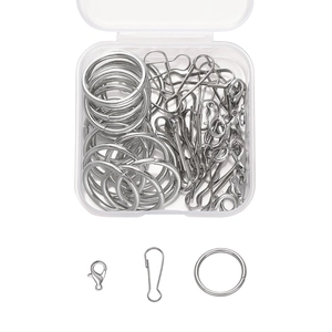 Kit bijoux avec fermoirs homard argentés, épingles poire et anneaux dans une boîte