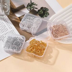 Kit d'anneaux métalliques en boîte transparente en finitions or argent et noir pour DIY