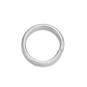 Close-up of polished 25mm silver metal key ring with heavy-duty lobster clasp connector