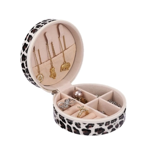 Portable round leopard print jewelry box organizer for necklaces, rings and earrings
