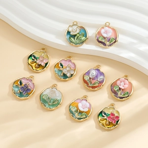 Set de 10 dijes de aleación estilo pintura al óleo con rosas vintage para bisutería DIY