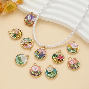 Colgantes vintage de flores al óleo en marcos de aleación dorada para collares y joyería DIY