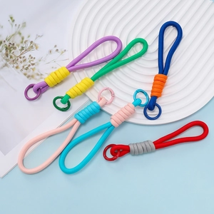 Porte-clés en corde tressée colorée avec anneaux métalliques aux combinaisons de couleurs vives