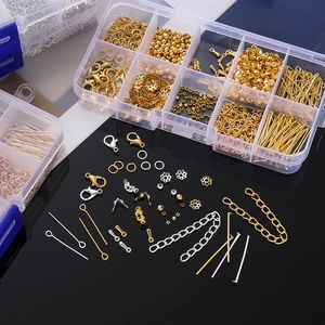 Kit de joyería DIY en oro y plata con varios componentes metálicos y caja organizadora