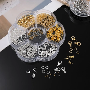 Σετ DIY κοσμημάτων με κουμπώματα καβούρι και κρίκους σε χρυσό και ασημί σε κουτί αποθήκευσης