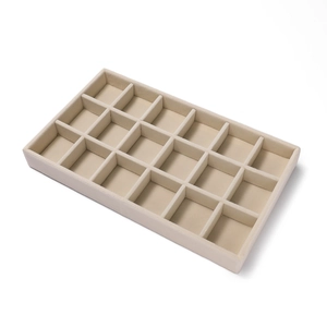 Beige fluwelen sieradendia met 18 compartimenten voor ringen en oorbellen
