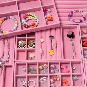Roze fluwelen sieradentrays set voor het opbergen van ringen oorbellen en armbanden