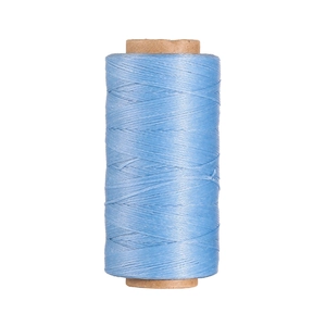 Texture dettagliata del filo cerato blu chiaro da 0,8 mm su rotolo di carta kraft per cucire