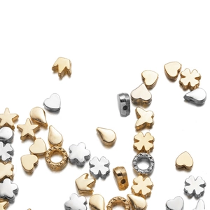 Gouden en zilveren kralen in diverse vormen voor DIY-sieraden inclusief sterren en harten