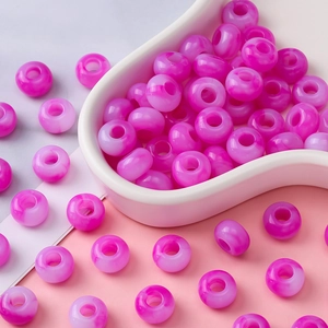 Gepolijste roze en witte acryl kralen met marmeren textuur en groot gat voor sieraden