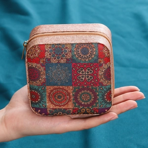 Joyero portátil con estampados de mandalas vintage y cierre de cremallera dorada de viaje