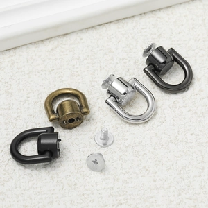 Λεπτομέρεια βιδωτών πριτσινιών D-ring 18mm σε μαύρο ματ, μπρούντζο, ασήμι και γκάνμεταλ