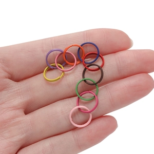 Anneaux de jonction colorés en métal laqué pour la création de bijoux DIY à la main