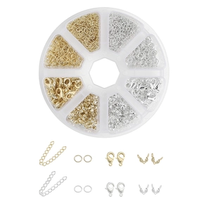 Detalle del kit de accesorios para joyería DIY con cierres de langosta y anillas abiertas