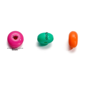 Detail view showing 8mm acrylic beads with dimensions 4.5mm thickness and 2mm hole