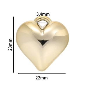 Guida alle dimensioni del grande ciondolo a cuore dorato con altezza 23 mm e larghezza 22 mm