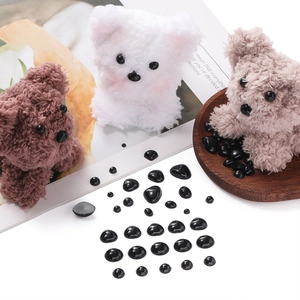 Vista dettagliata di occhi e nasi di sicurezza in plastica nera lucida per peluche DIY
