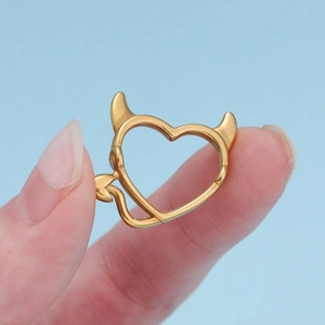 Ciondolo a cuore in acciaio inossidabile placcato oro 18K con corna di diavolo per gioielli
