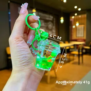 Macro shot showing green sea turtle liquid keyring dimensions 4.8x4cm and weight 41g