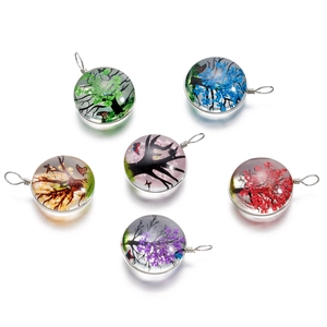 Lot de six pendentifs arbre de vie en verre faits main avec contour en fil d'argent