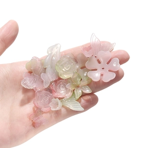 DIY acryl kralenset met kleurrijke bloem- en strikvormen voor het maken van sieraden