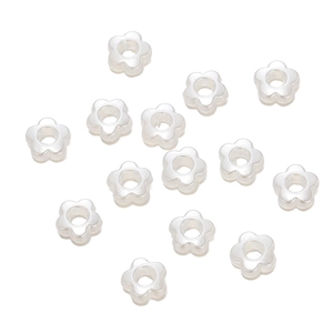 Detailansicht weißer Perlmutt-Blumenperlen für DIY-Schmuck und Bastelarbeiten