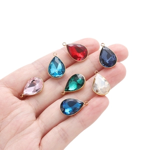 Colgantes de gota de acero inoxidable con corazones de cristal en seis colores variados