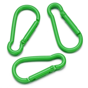 Tre moschettoni in alluminio verde per portachiavi e accessori fai-da-te