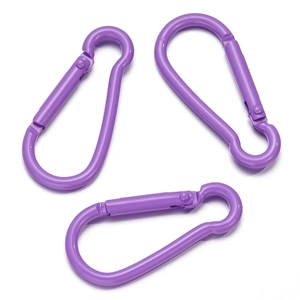 Tre moschettoni in alluminio viola con chiusura a molla per accessori fai-da-te