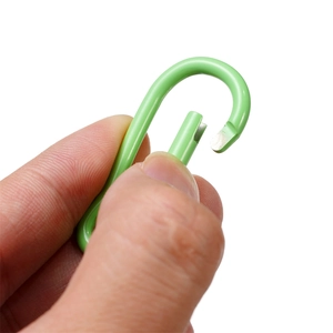 Moschettone a S in alluminio verde chiaro con chiusura a molla per accessori fai-da-te