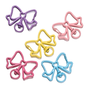 Kleurrijke matte strikhaken van legering met hartje voor DIY sleutelhangers maken