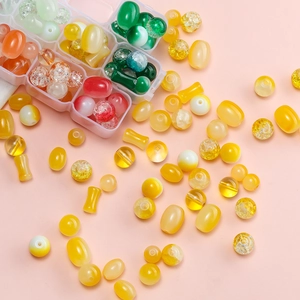 Gros plan de perles en verre dégradées de 7-10mm avec motifs craquelés pour bijoux DIY
