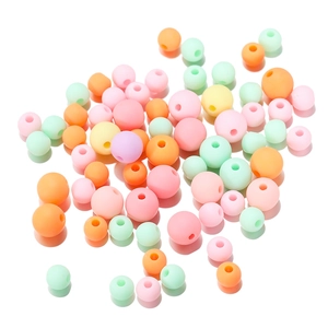 Makroaufnahme von 6-8mm matten Acryl-Pastellperlen in verschiedenen Farben für DIY-Schmuck