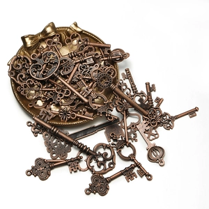 Set di ciondoli a chiave vintage in lega con motivi traforati in bronzo antico