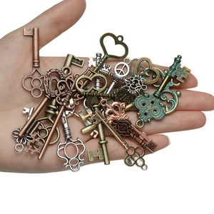 Ciondoli a Chiave in Lega Vintage Mista Bronzo Antico Argento Cuore Corona Ciondoli per Fai da Te Gioielli Steampunk Arredamento
