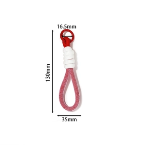 Détail du cordon de téléphone tressé rouge et blanc avec dimensions 130mm x 35mm et anneau