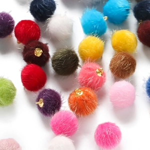 Kleurrijke 15mm imitatiebont pompon hangers met gouden ringen voor DIY sieraden
