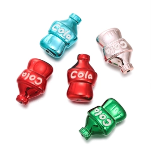 Macro di perline a forma di bottiglia di cola in acrilico placcato per gioielli fai da te