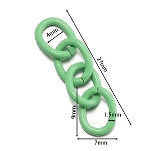 Detail of 27mm green matte lacquered iron chain links with precise size measurements