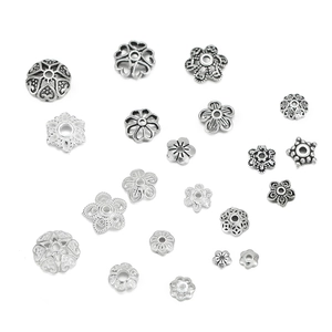 Detailansicht von 925 Sterling Silber Perlenkappen mit Hohlblattmuster für DIY Schmuck
