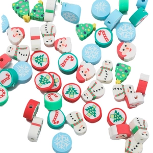 Weihnachtliche Fimo-Perlen Set mit Weihnachtsmann, Schneemann und Baum für DIY-Schmuck