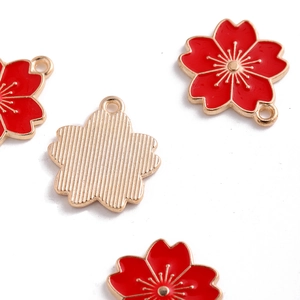Rode emaille kersenbloesem DIY bedels met verguld metalen bloemontwerp voor sieraden
