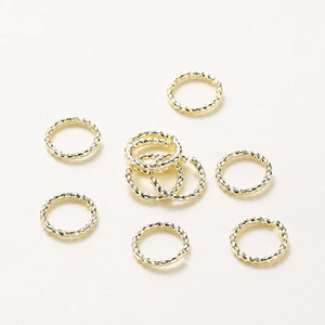 Vue à plat d'anneaux de jonction torsadés plaqués or 18 carats pour bijoux DIY
