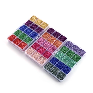 Drei Boxen mit 36 Farben von zerstoßenen Glasflocken für DIY-Kunstharz-Handwerk