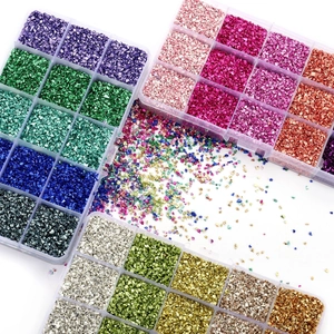 Buntes Glasglitter-Set in 12-Raster-Box für Kunstharz-DIY und Nagelkunst-Dekoration