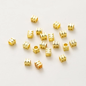 Cuentas Espaciadoras Cuadradas de Cobre Chapado en Oro 14K 18K Forma de Torre de Tres Capas Pequeñas Cuentas de Metal para DIY Joyería
