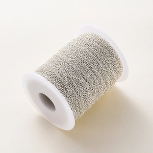 Bobine de chaîne plaquée argent pour création de bijoux DIY sur rouleau blanc