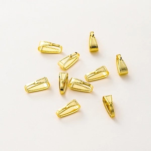 Detail van 14K vergulde druppelvormige knijp-borgtocht met kralentextuur voor sieraden